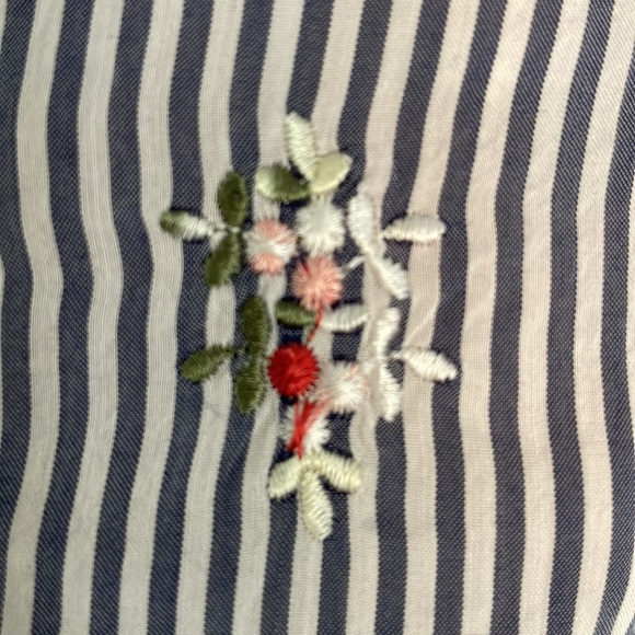 M Zara Women Blue/White Striped Long Sleeve Button Shirt w/ Floral Embroidery - Picture 5 of 9